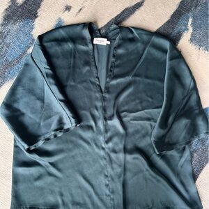 The Reset Satin V Pullover